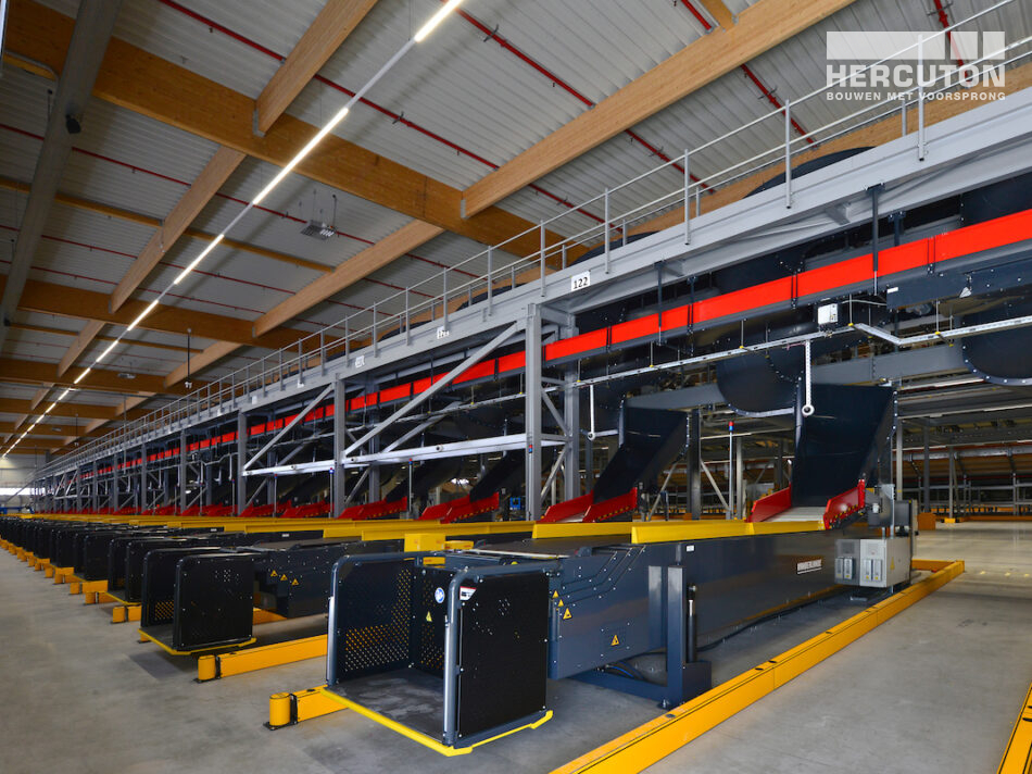 DHL parcel hub in Zaltbommel grootste e-commerce sorteercentrum van Nederland