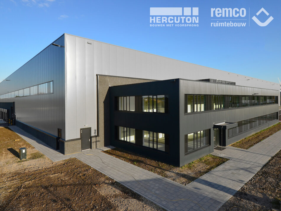 Het 20.640 m² tellende distributiecentrum op bedrijventerrein Gaasperwaard in Vianen is gebouwd door bouwcombinatie Hercuton - Remco Ruimtebouw