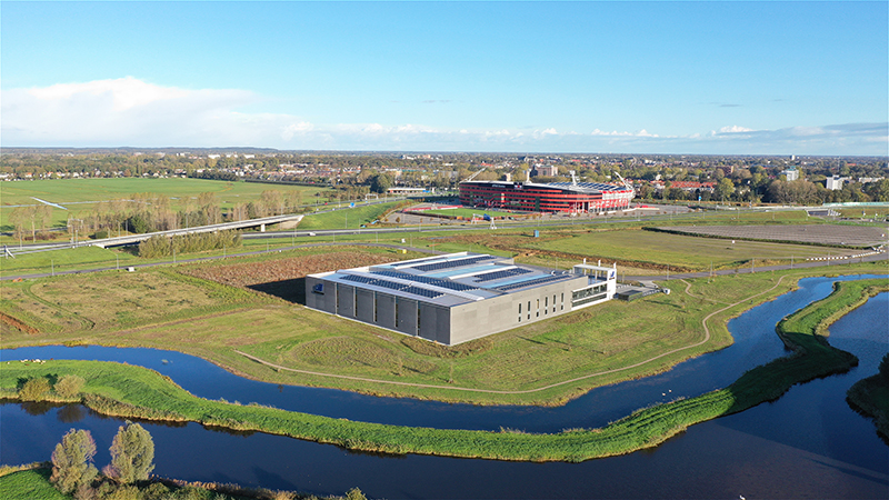 Bedrijfshal met kantoor Donghua International Alkmaar
