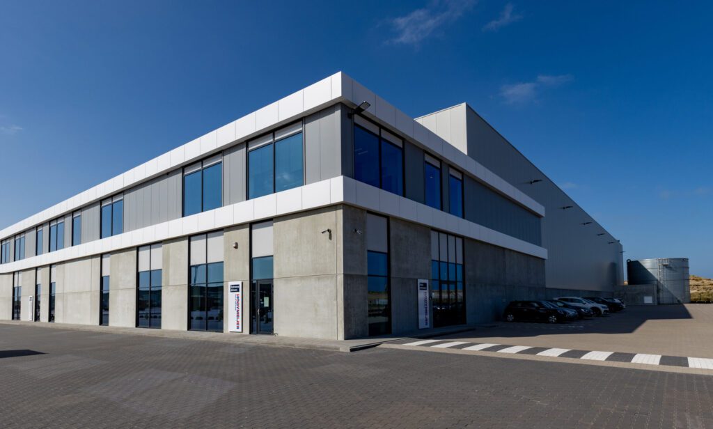 Distripark-Maasvlakte-II-16-scaled