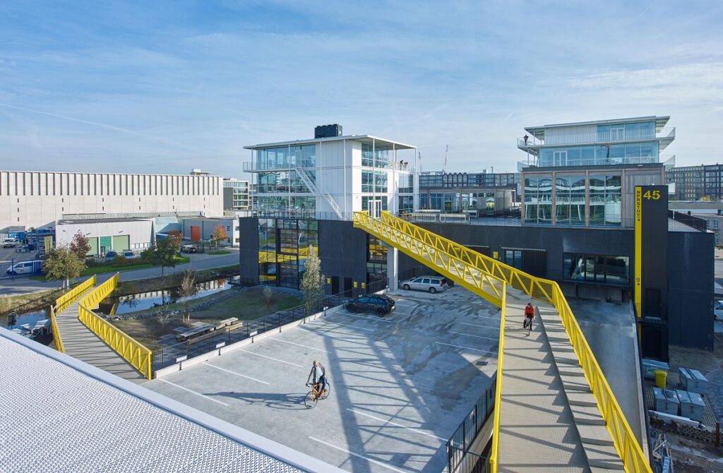Imagewharf-CF075752-LR-1